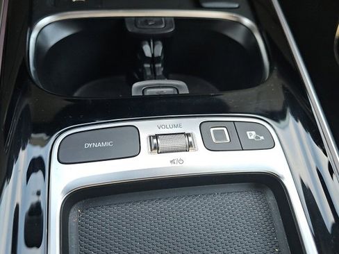 Certified 2025 Mercedes-Benz GLB 250 4MATIC image 21