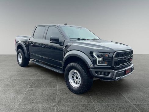Used 2019 Ford F150 Raptor w/ Equipment Group 802A Luxury image 3