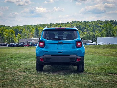 Used 2022 Jeep Renegade Altitude AWD/4WD image 4