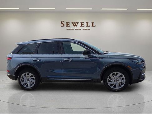 New 2026 Lincoln Corsair Premiere image 5