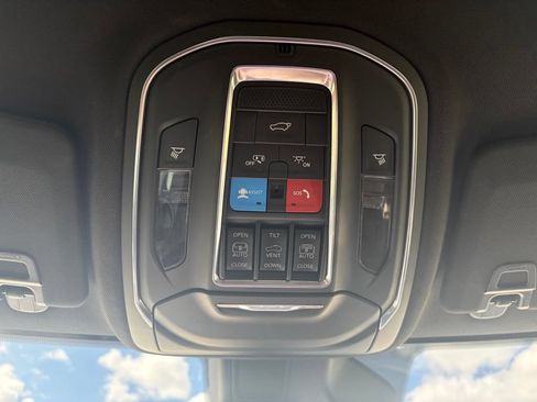 Used 2024 Jeep Grand Cherokee Trailhawk AWD/4WD image 59