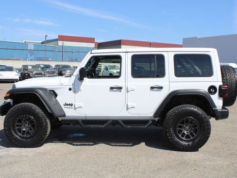 Used 2022 Jeep Wrangler Unlimited Sport AWD/4WD image 7