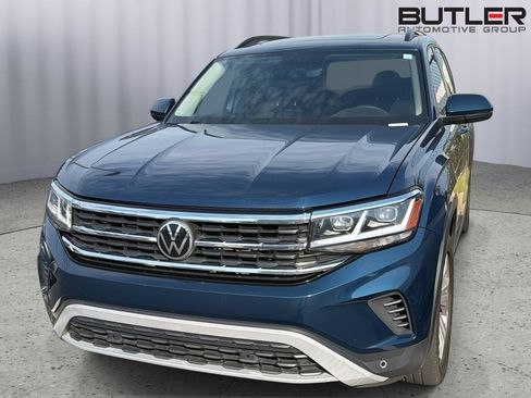 Used 2021 Volkswagen Atlas SE w/ Panoramic Sunroof Package FWD image 3