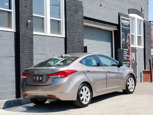 Used 2012 Hyundai Elantra Limited image 4