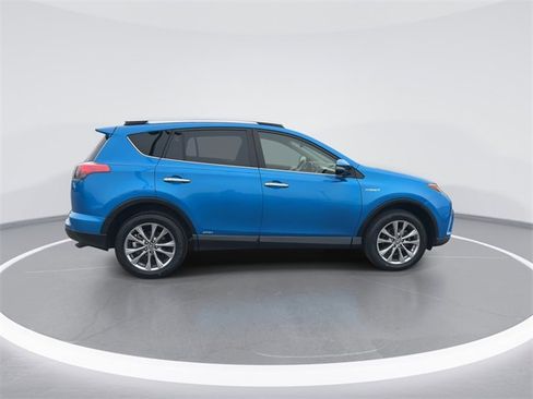 Used 2016 Toyota RAV4 Limited w/ Advanced Technology Package image 9
