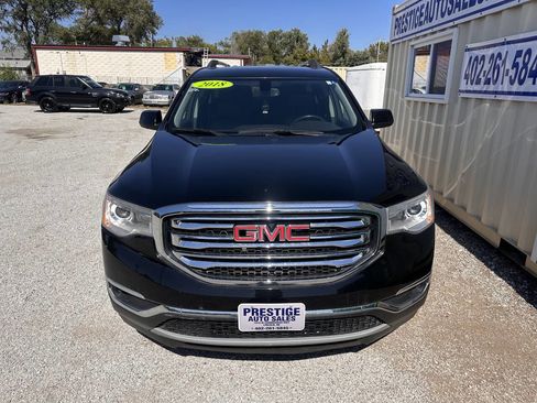 Used 2018 GMC Acadia SLT image 2