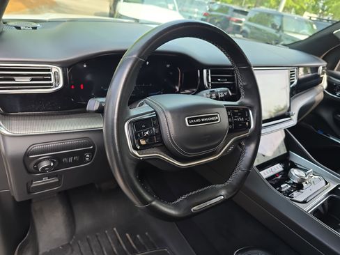 Used 2022 Jeep Grand Wagoneer Series II AWD/4WD image 17