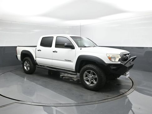Used 2013 Toyota Tacoma PreRunner image 17