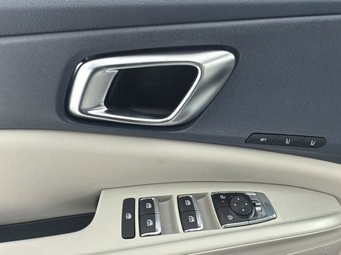 New 2026 Kia Carnival EX FWD image 21