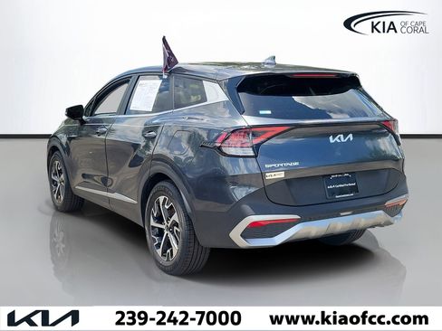 Certified 2023 Kia Sorento LX FWD image 4