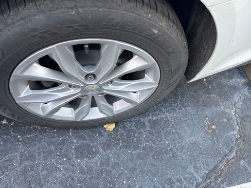 Used 2021 Chevrolet Malibu LT image 8