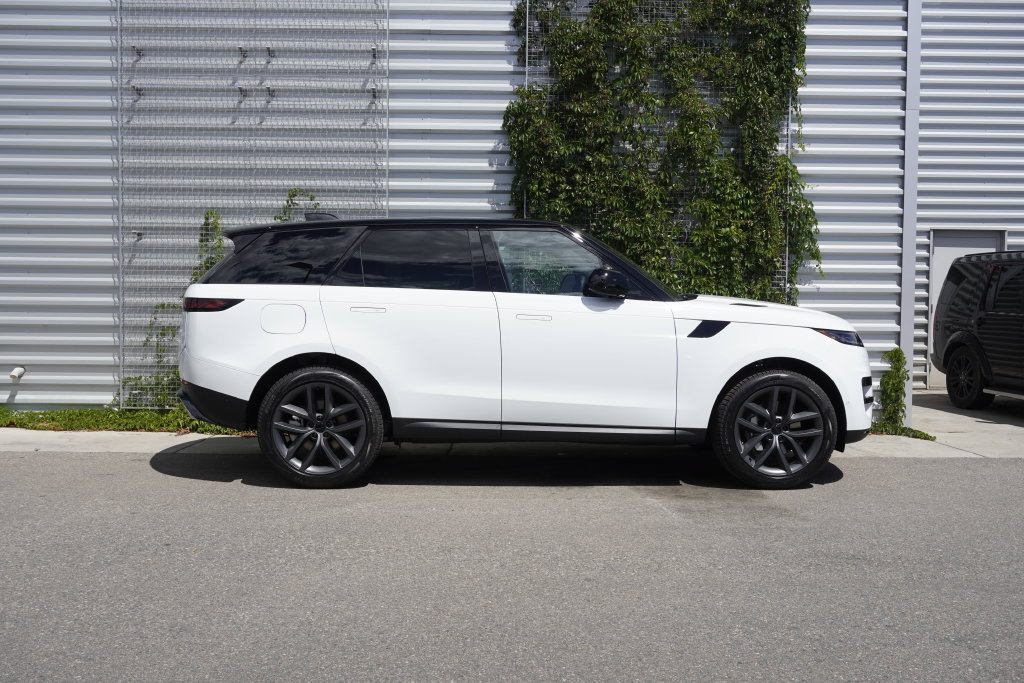 New 2026 Land Rover Range Rover Sport SE AWD/4WD image 7