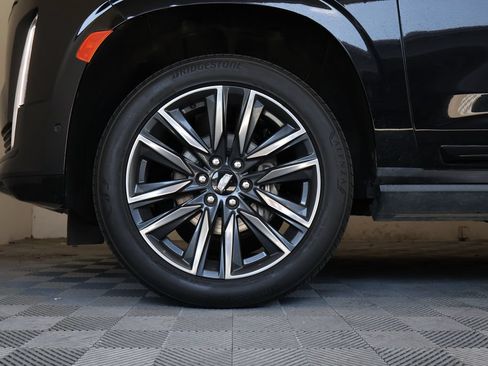 Used 2022 Cadillac Escalade ESV Sport Platinum AWD/4WD image 9