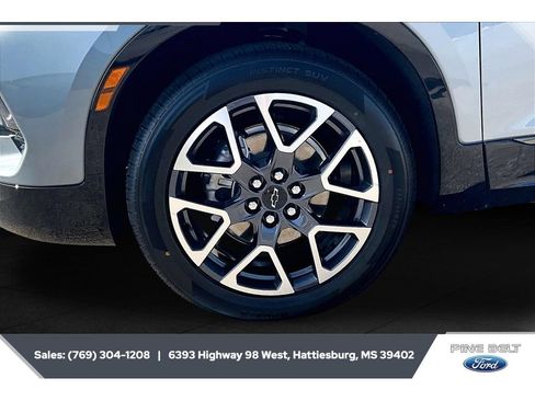 Used 2025 Chevrolet Blazer RS FWD image 7