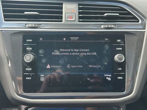 Certified 2023 Volkswagen Tiguan SE w/ Panoramic Sunroof Package FWD image 34