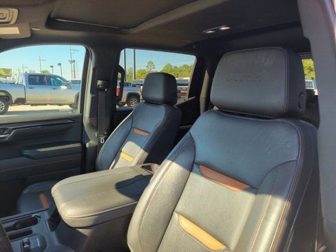 Used 2023 GMC Sierra 1500 AT4 w/ AT4 Premium Package AWD/4WD image 13