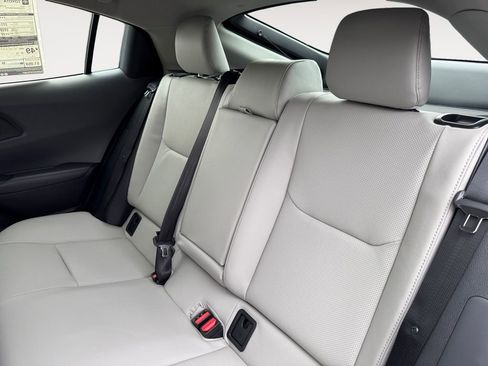 New 2025 Toyota Prius XLE image 13