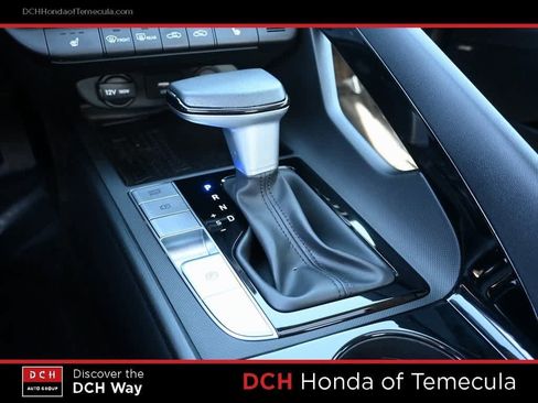 Used 2022 Hyundai Elantra Limited image 11