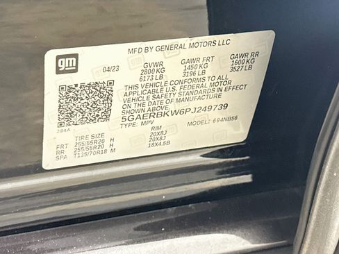 Used 2023 Buick Enclave Essence w/ Experience Buick Package FWD image 12