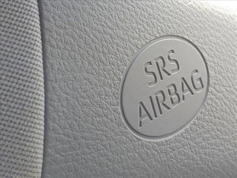 Used 2020 Toyota Camry SE image 10