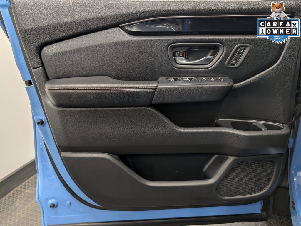 Certified 2025 Honda Pilot TrailSport image 8