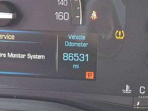 Used 2017 Cadillac XT5 Premium Luxury w/ Driver Assist Package FWD image 5