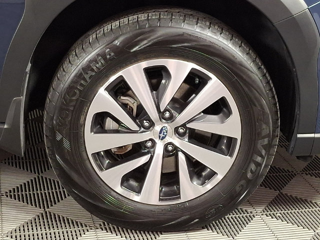 Used 2025 Subaru Outback Premium AWD/4WD image 11