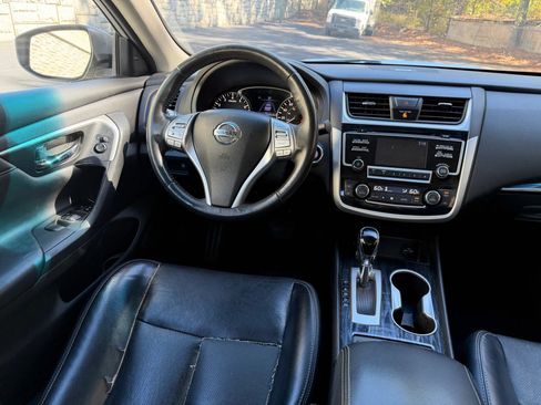 Used 2018 Nissan Altima 2.5 SL FWD image 13