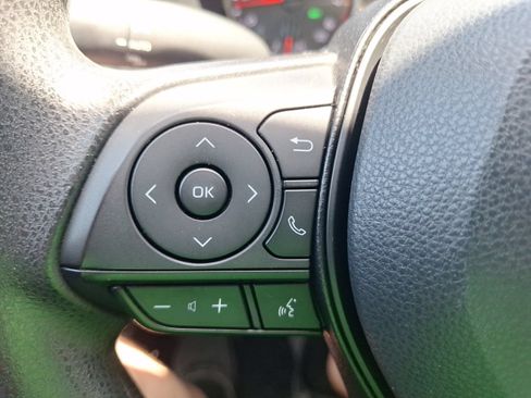 Used 2022 Toyota RAV4 XLE AWD/4WD image 21