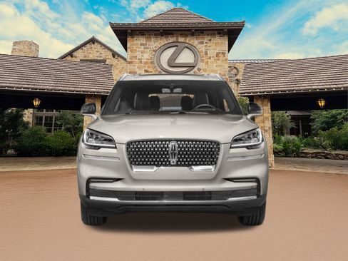 Used 2023 Lincoln Aviator Reserve w/ Elements Package Plus image 4