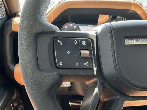 Certified 2024 Land Rover Defender 90 V8 AWD/4WD image 22