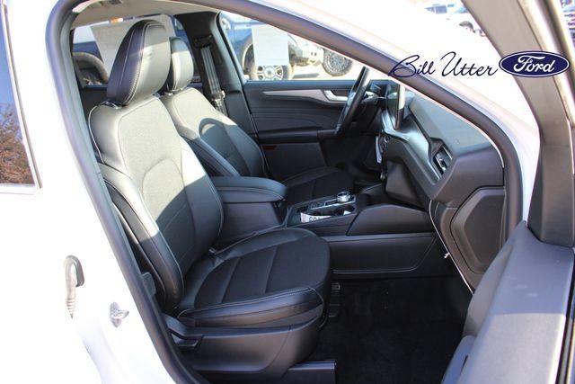 New 2025 Ford Escape SE FWD image 8