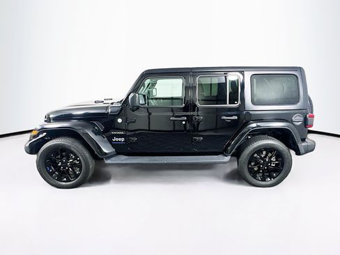 Used 2023 Jeep Wrangler Unlimited Sahara AWD/4WD image 4