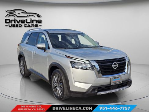 Used 2025 Nissan Pathfinder SL w/ SL Premium Package image 5