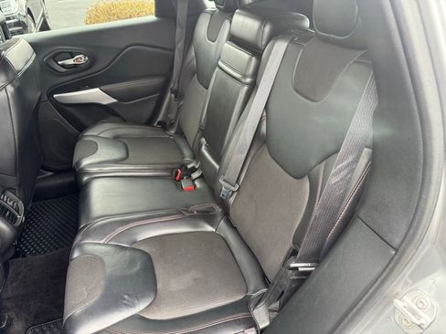 Used 2017 Jeep Cherokee Trailhawk w/ Trailer Tow Group image 22