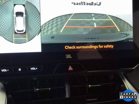 Used 2024 Toyota Venza Limited image 28