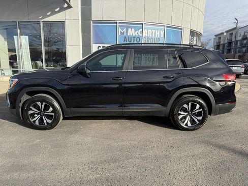 Used 2024 Volkswagen Atlas SE image 2