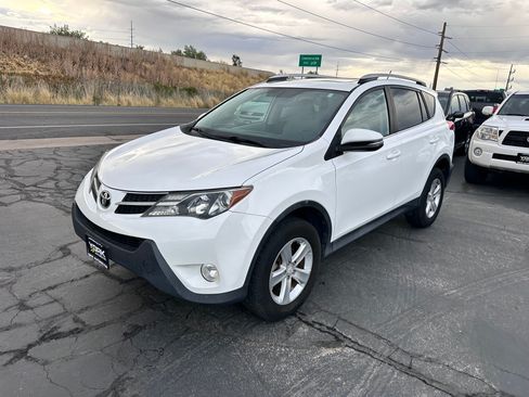 Used 2013 Toyota RAV4 XLE FWD image 2