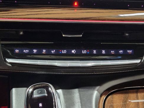 Used 2022 Cadillac Escalade ESV Sport Platinum w/ LPO, ONYX Package image 43