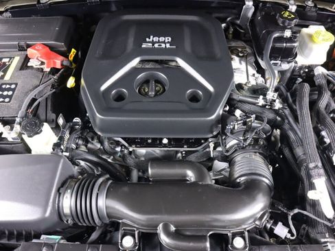 Used 2022 Jeep Wrangler Unlimited Sahara AWD/4WD image 45