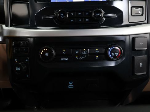 Used 2023 Ford F150 XLT AWD/4WD image 30