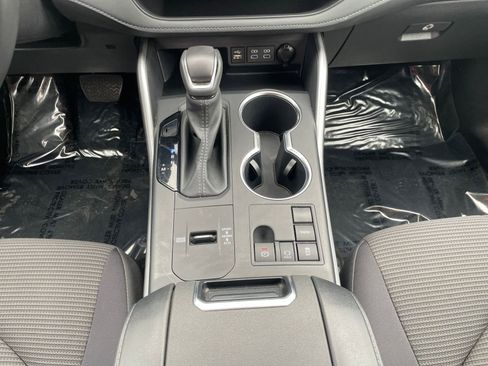 Used 2025 Toyota Highlander LE image 43