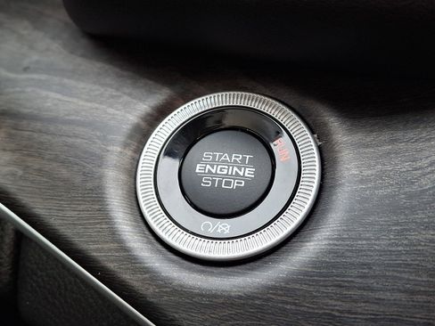 Used 2023 Jeep Grand Cherokee image 22