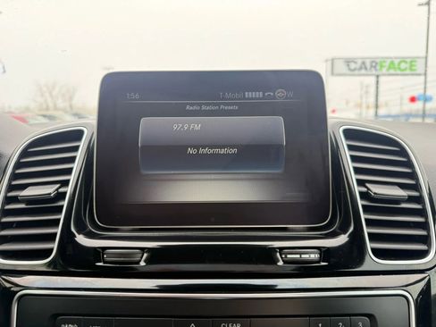 Used 2019 Mercedes-Benz GLE 400 4MATIC image 34