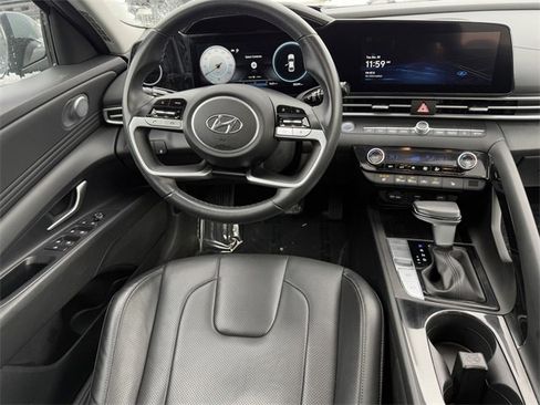 Used 2023 Hyundai Elantra Limited image 8