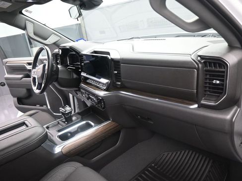 Used 2022 Chevrolet Silverado 1500 LT image 19
