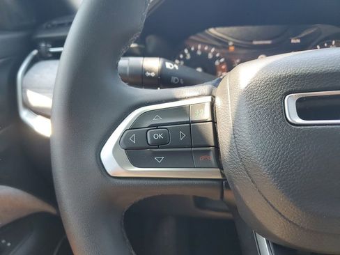 Used 2024 Jeep Compass Latitude AWD/4WD image 25