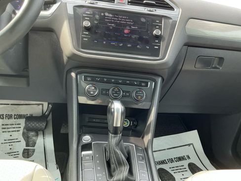 Used 2021 Volkswagen Tiguan SEL AWD/4WD image 11