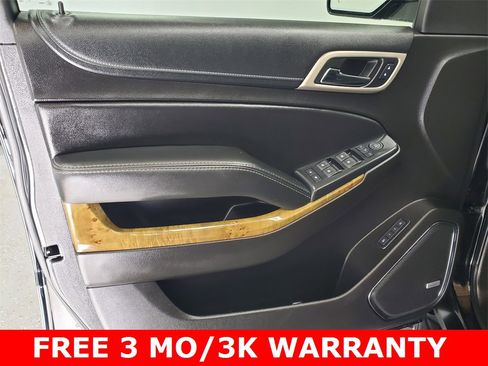 Used 2017 GMC Yukon XL Denali image 9