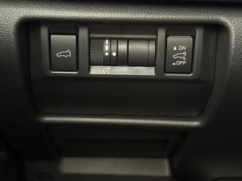 Used 2025 Subaru Forester Premium AWD/4WD image 29